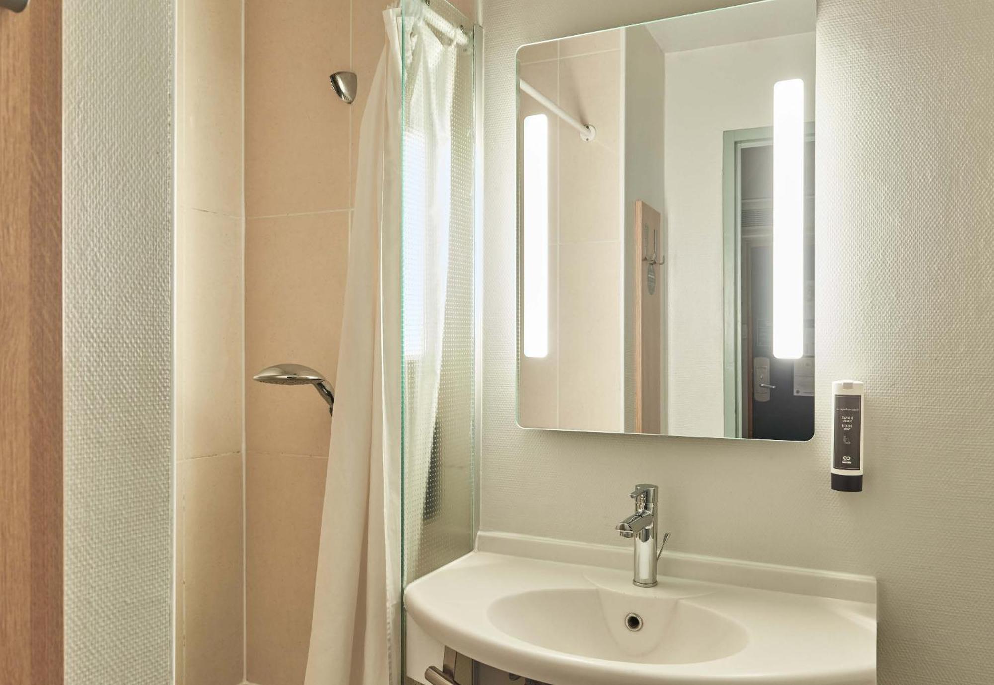 B&B Hotel Orgeval Экстерьер фото
